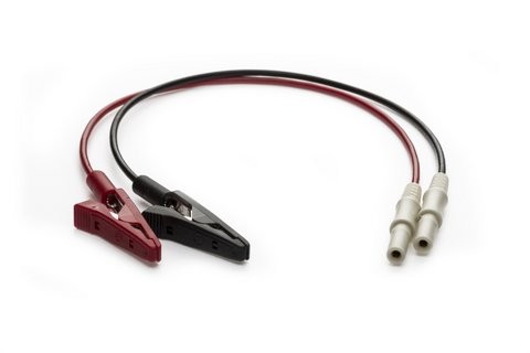2 Anschlusskabel (rot/schwarz) mit Abgreifklemmen und Sicherheitsstecker